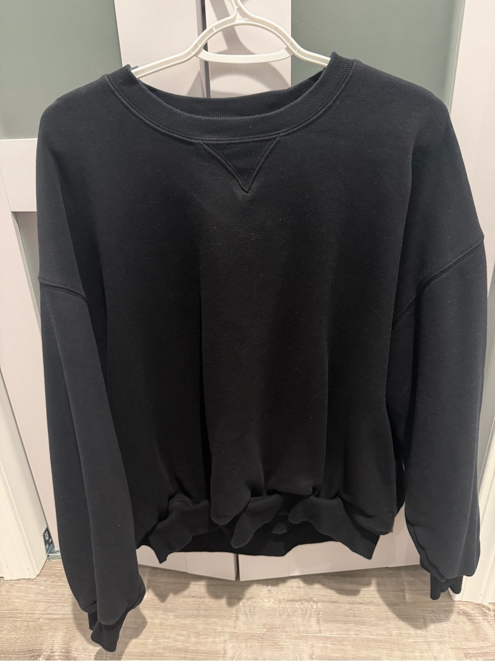 Aritzia Black Crewneck Sweatshirt